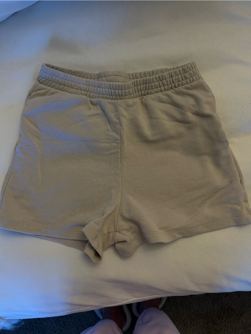 H&M beige mom shorts